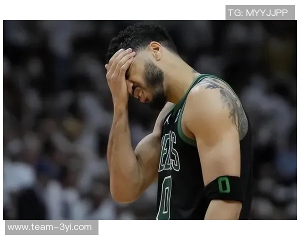 凯尔特人次节遭遇惨败单节净输28分半场落后20分引发球迷担忧